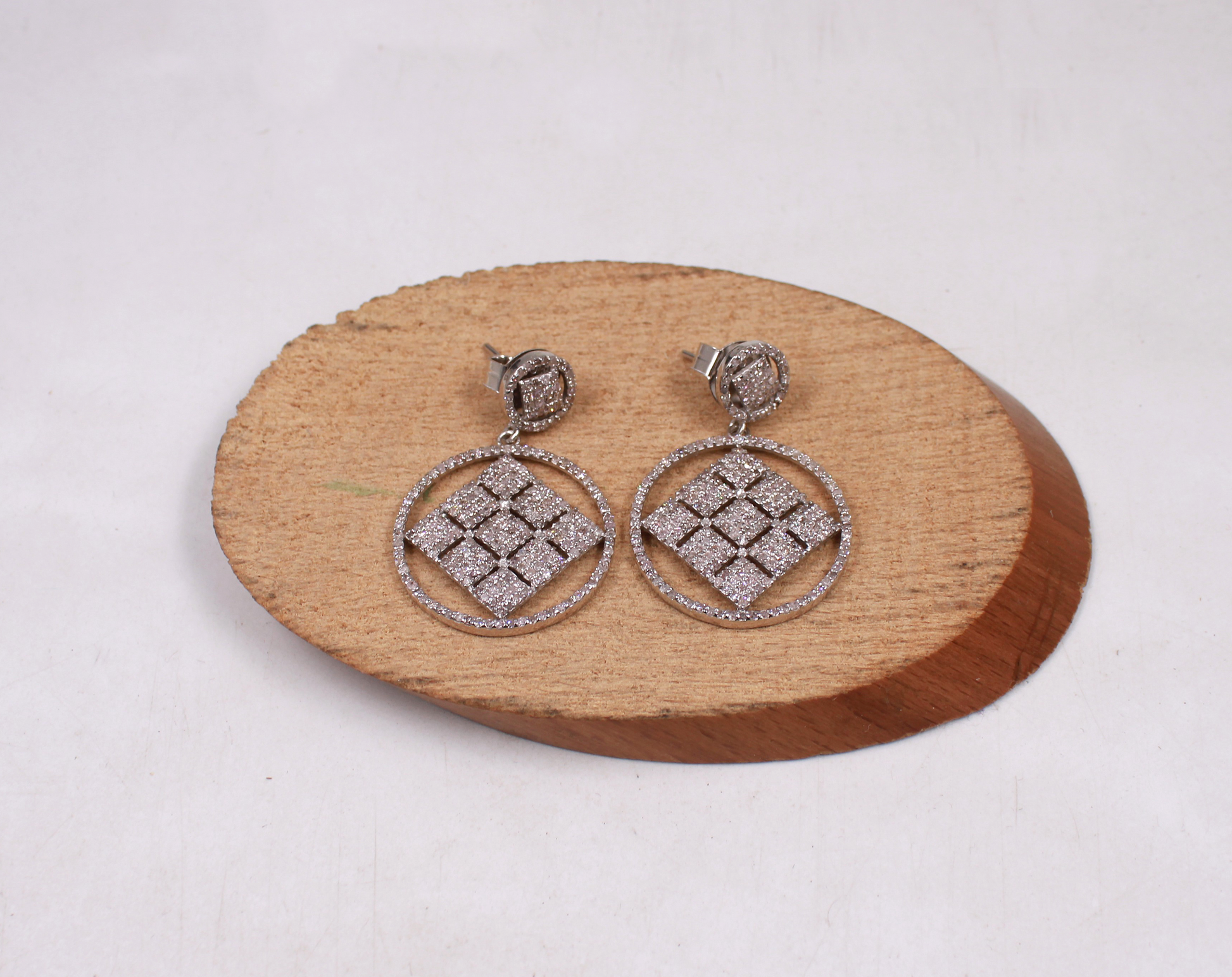 Luxury women’s earrings with sparkling rose cut diamonds