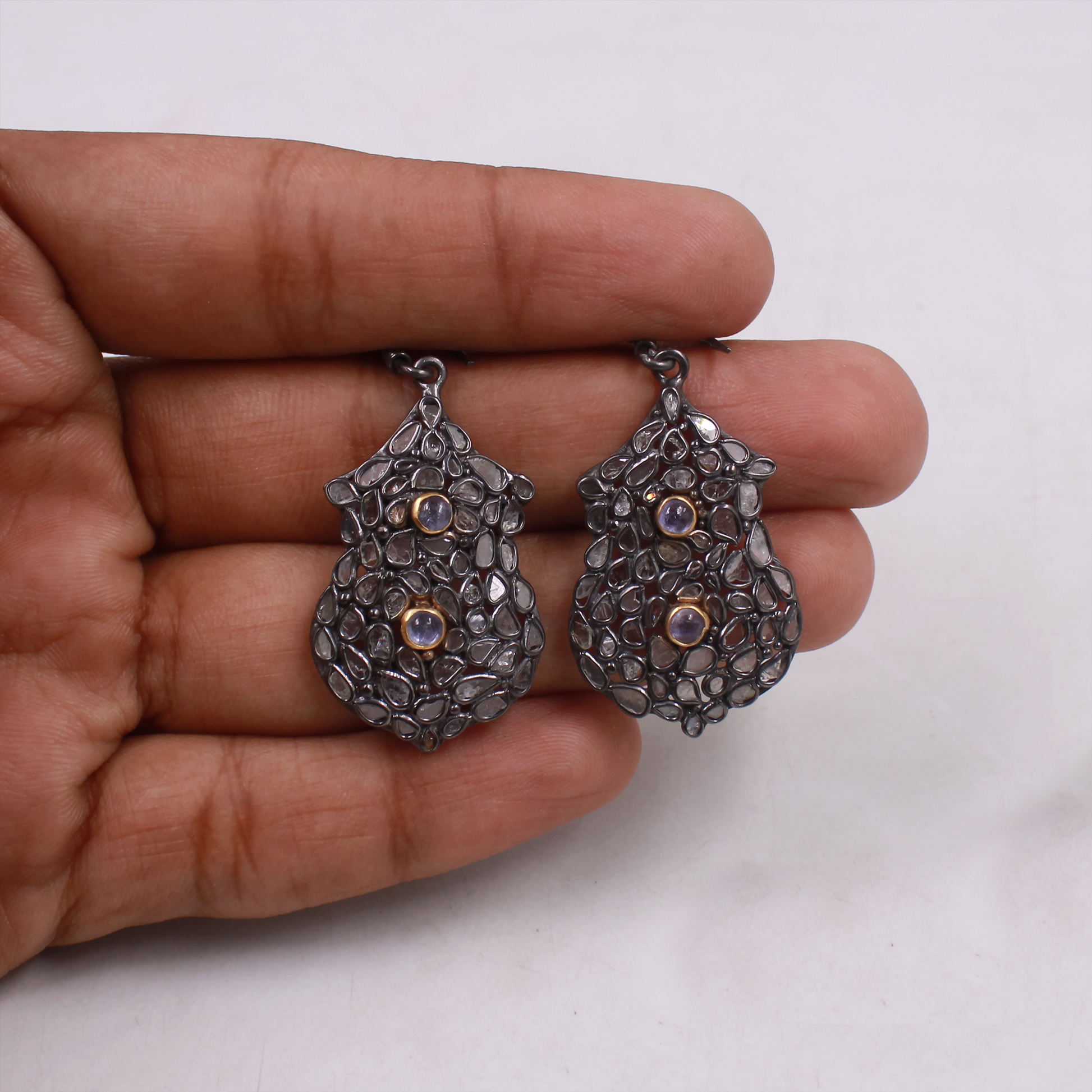 Antique-inspired Polki diamond drop earrings for women