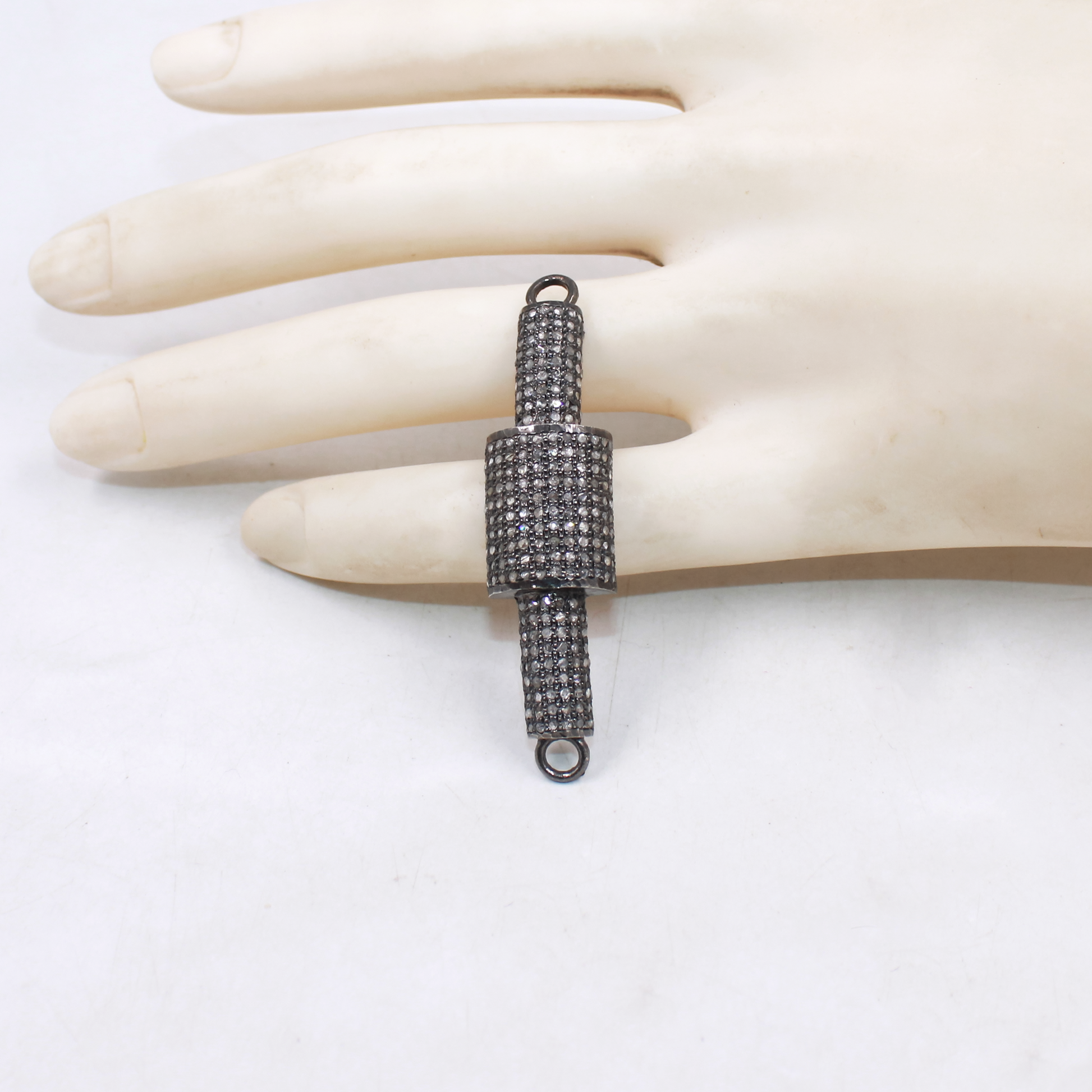 Luxury silver bracelet connector with sparkling diamonds