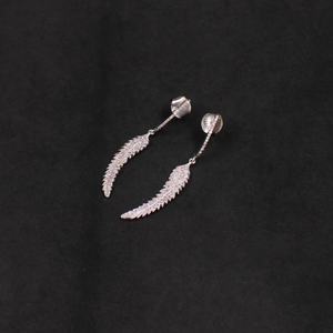 Elegant leaf design diamond earrings with rhodium plating
