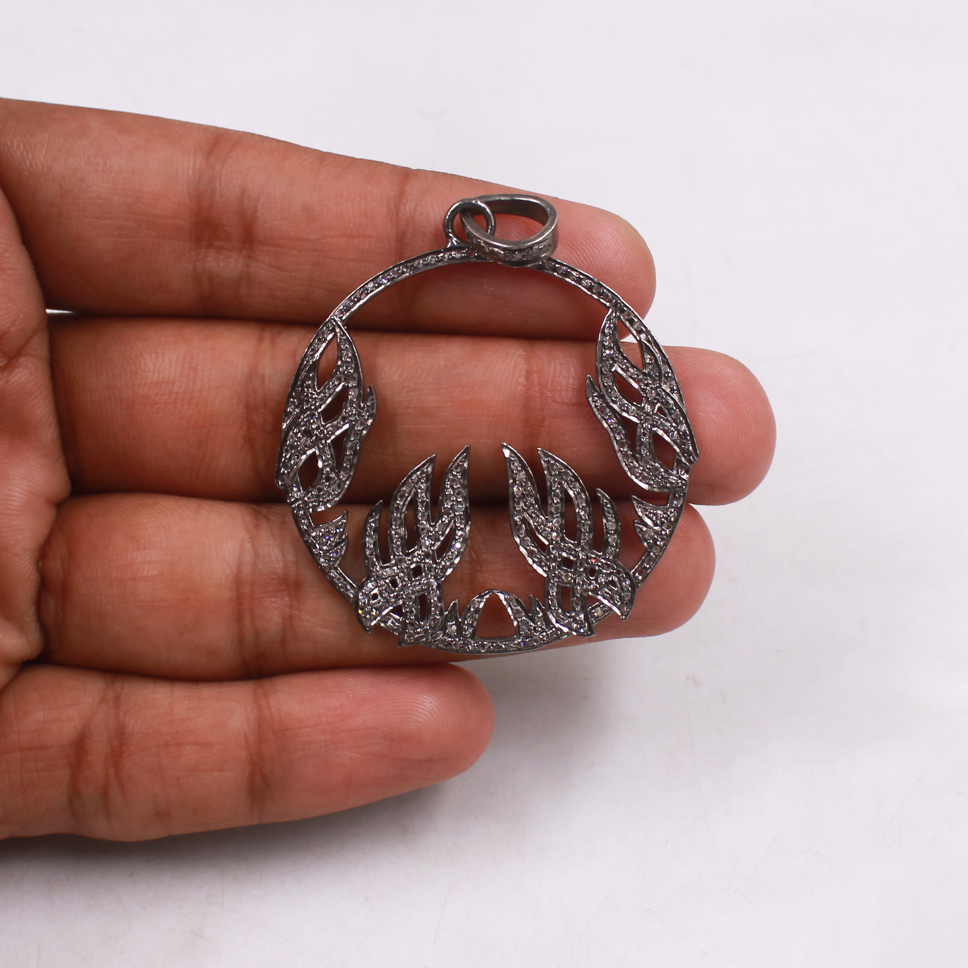 Sterling silver pendant with sparkling natural diamonds
