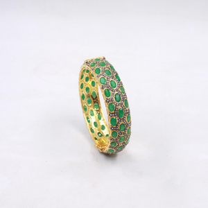 Elegant emerald and diamond bracelet for formal occasions