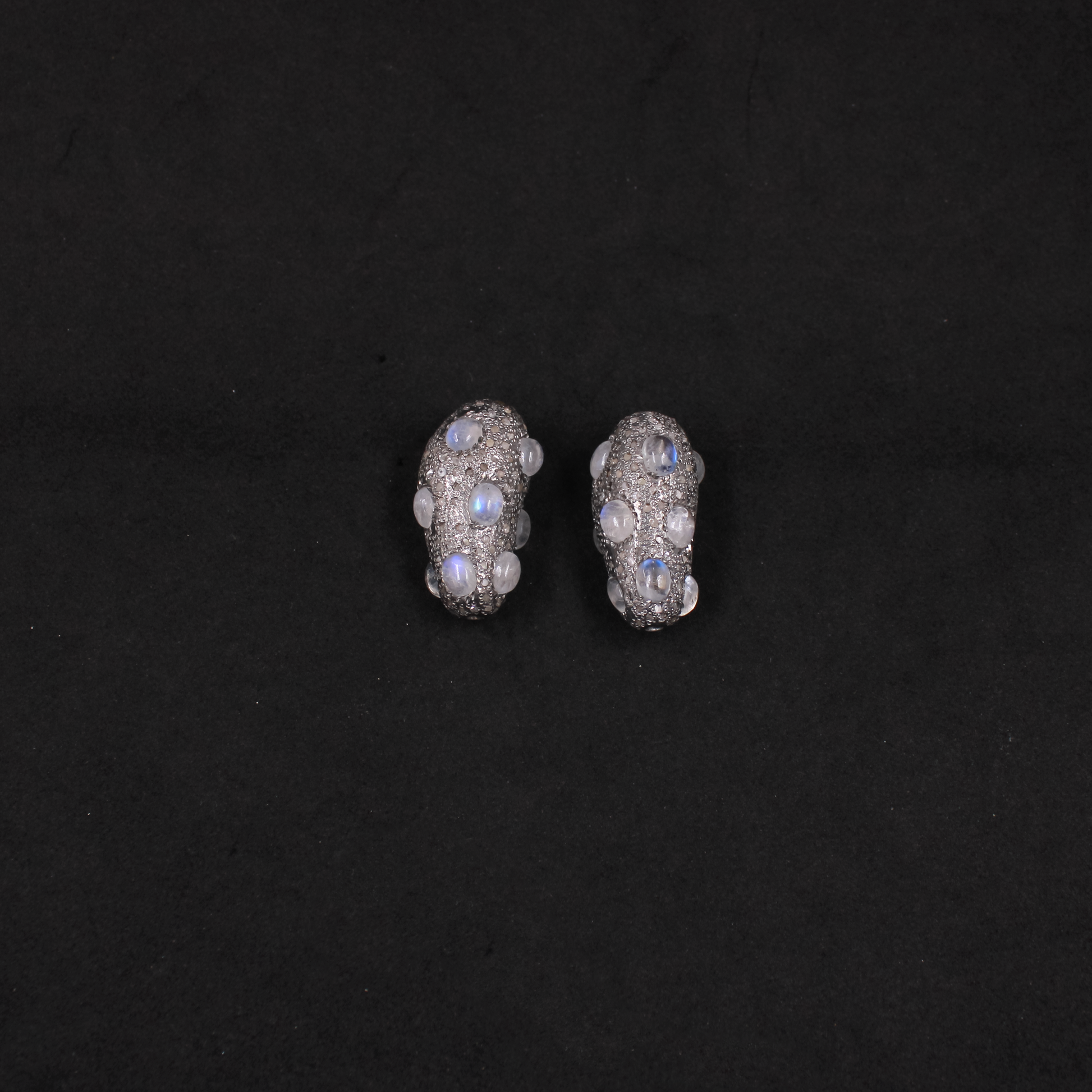 Antique-inspired sterling silver bead for necklaces, bracelets, and earrings.