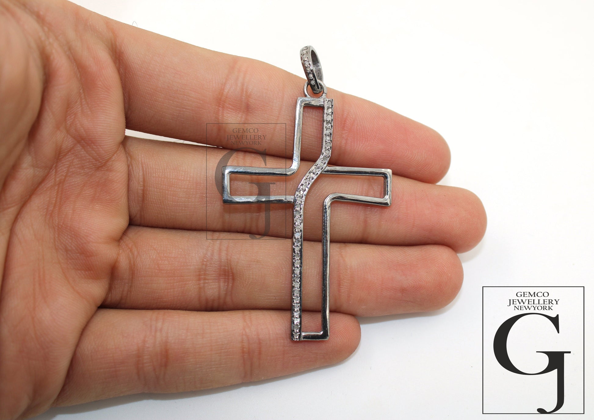 Fashionable Cross Designer Diamond Pendant Rosecut Pave Diamond Pendant 925 Sterling Silver Handmade Finish Diamond Jewelry Necklace Pendant