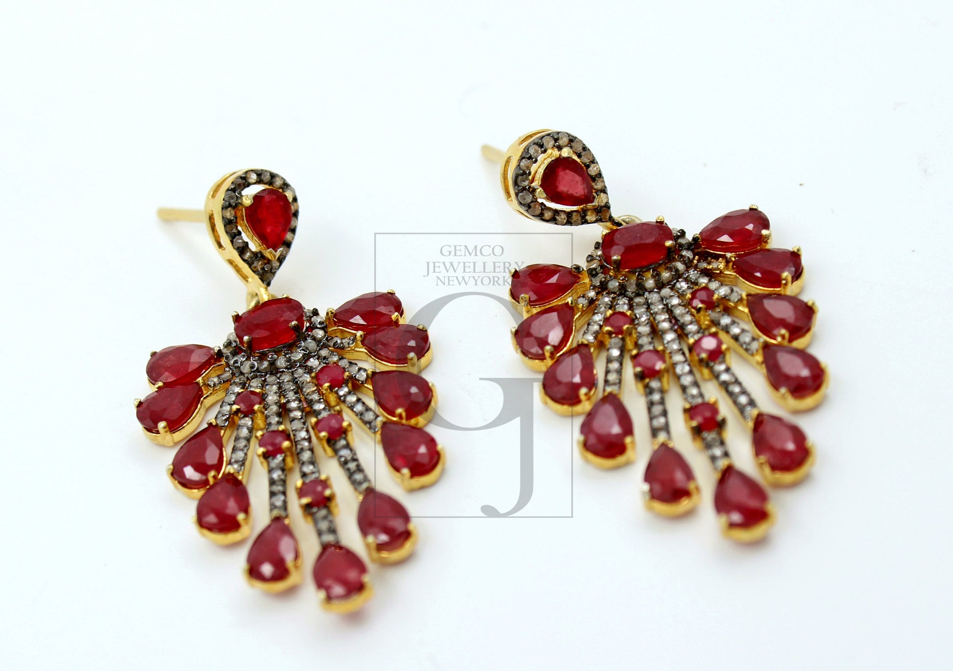 Very beautiful designer Vermail Gold Ruby designer earring stone with rosecut diamond pave setting diamond earring