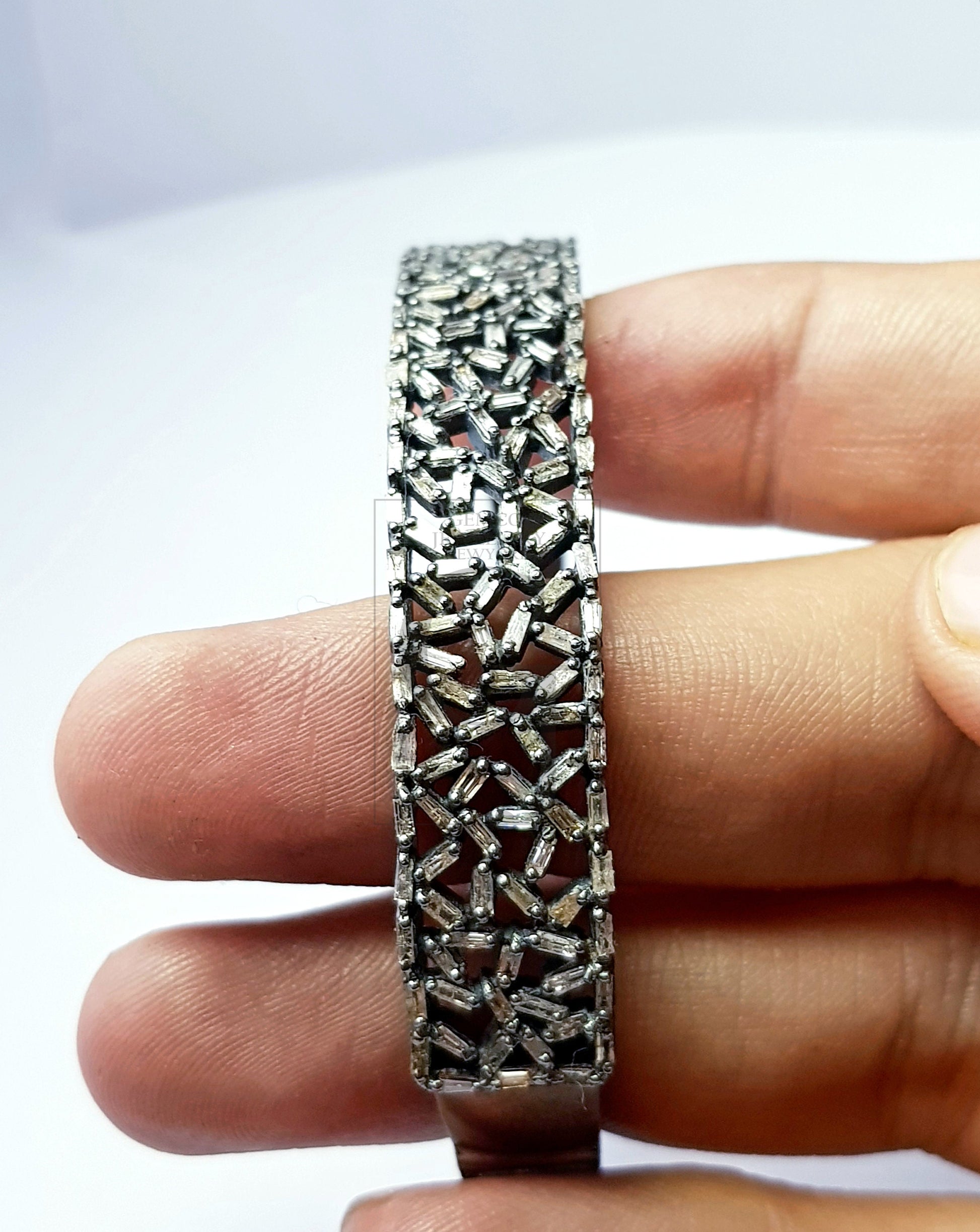 1pc Rocecut pave diamond baguettes bangle 925 sterling silver handmade finish very beautiful diamond baguettes bangle jewelry