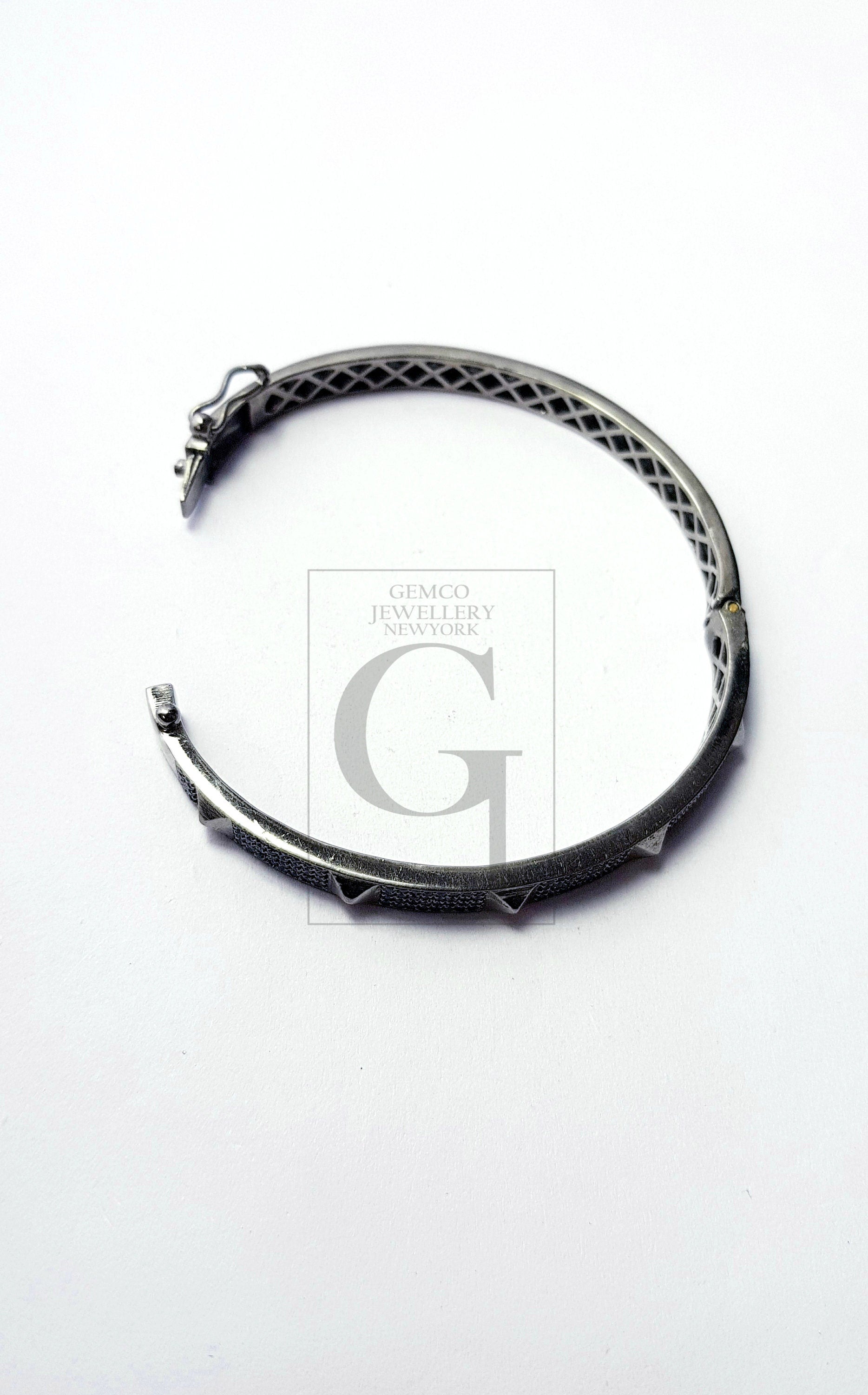 Beautiful Pyramid Bangle Rosecut pave Sapphire bangle 925 sterling silver handmade finish Sapphire bangle bracelet