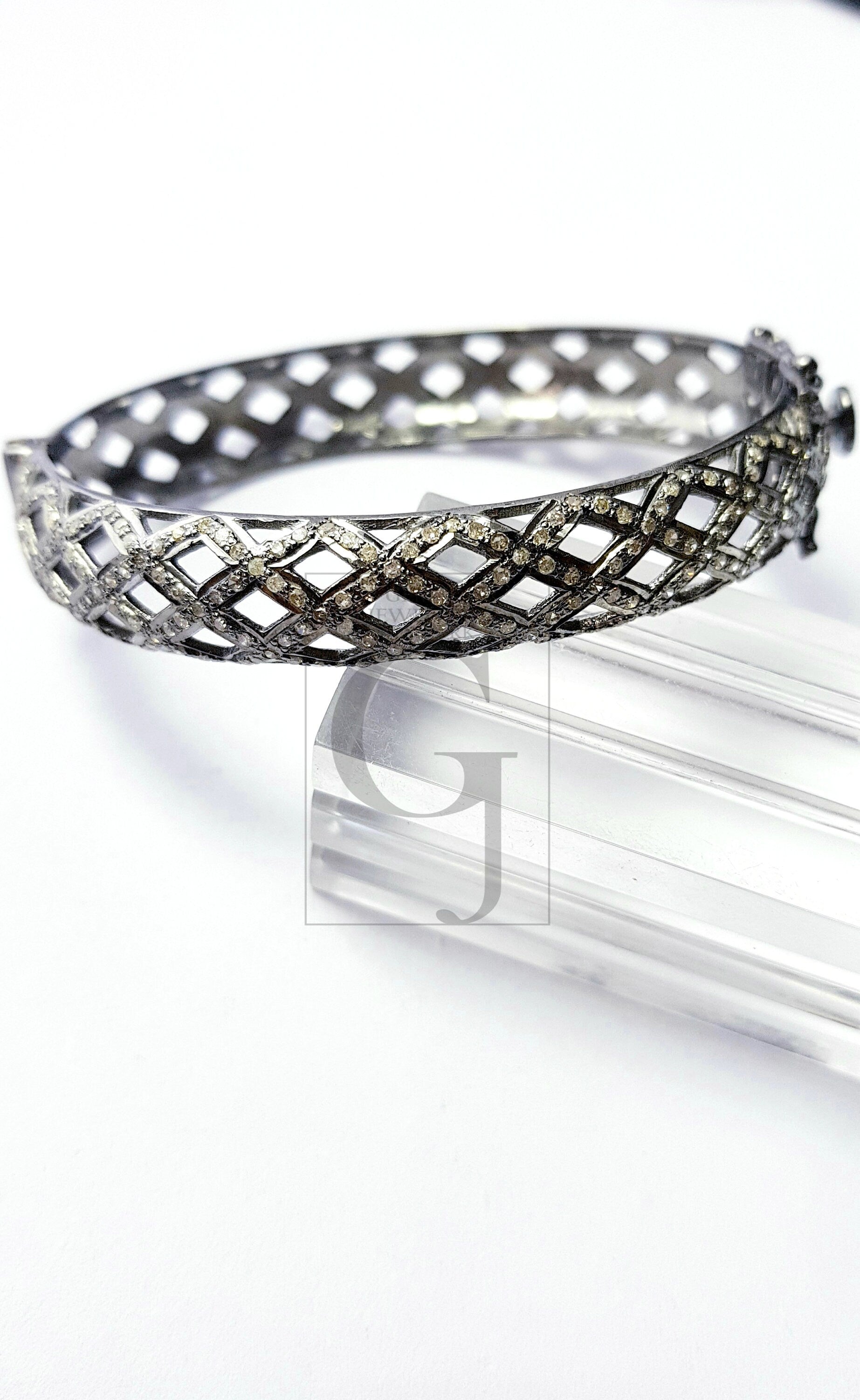 Very beautiful designer Rosecut pave diamond bangle 925 sterling silver handmade finish fashionable diamond bangle bracelet