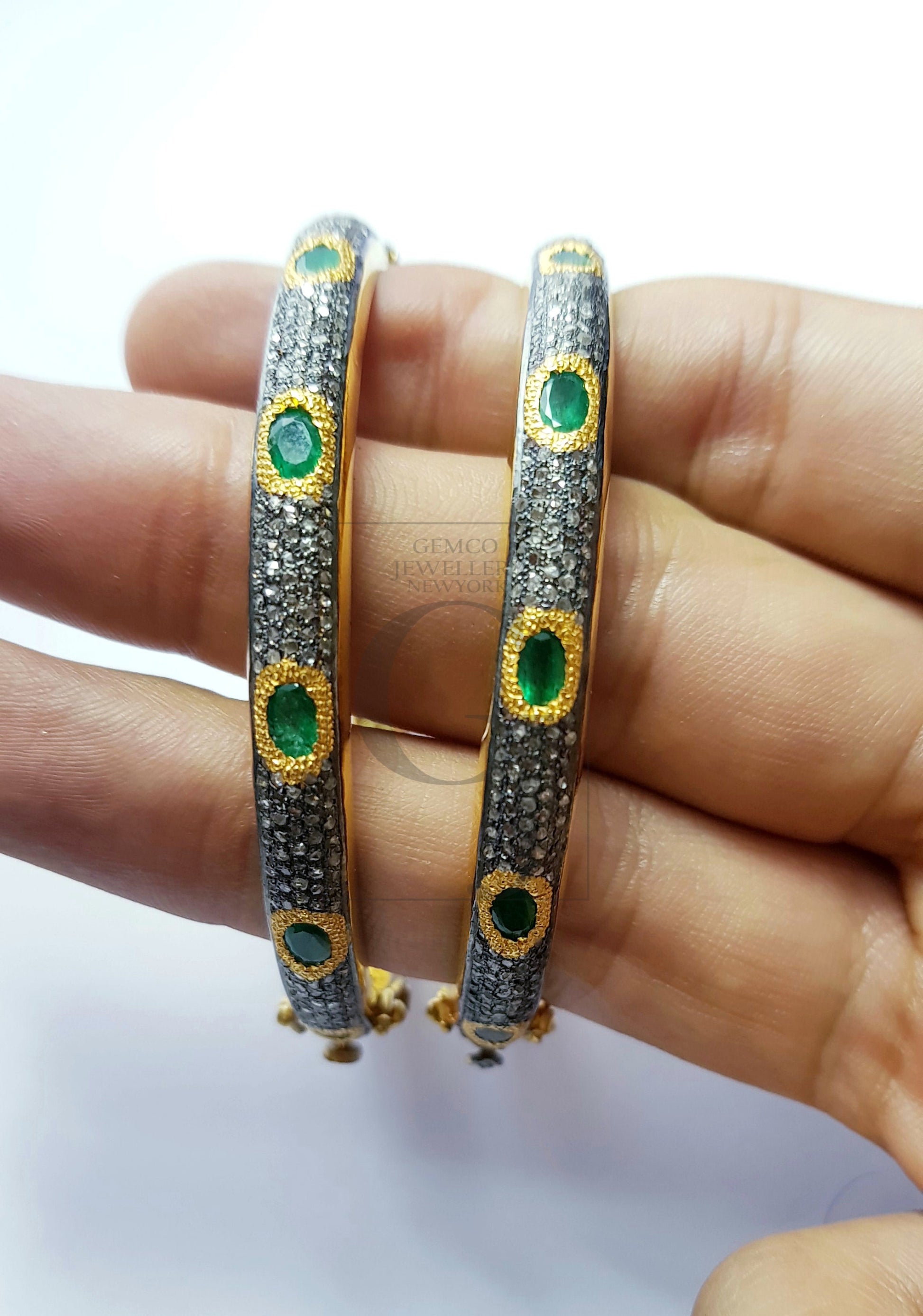 Fashionable designer Rosecut pave diamond bangle 925 sterling silver handmade finish beautiful diamond emerald bangle bracelet