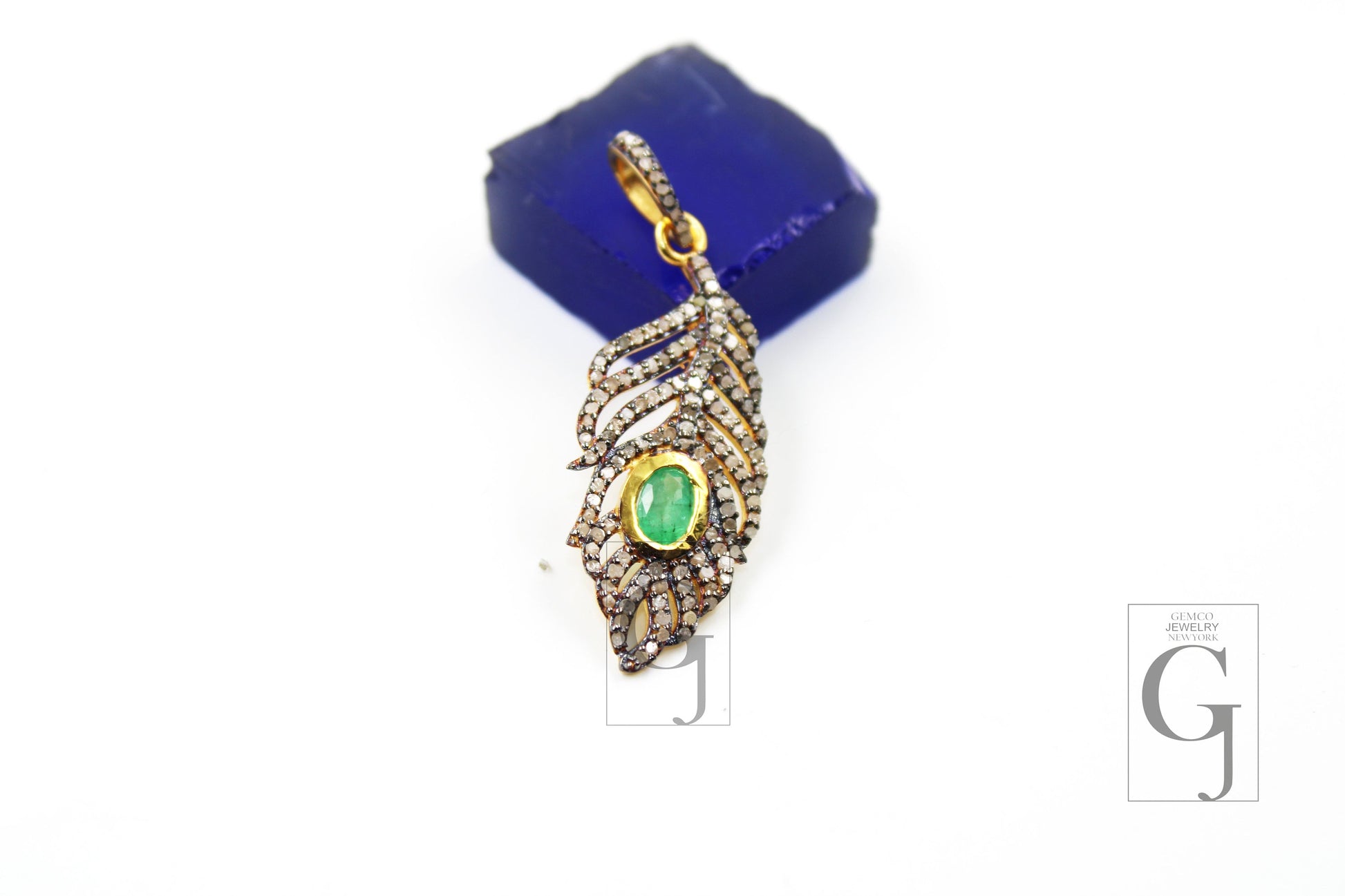 Beautiful Designer Feather Emerald Pendant Rosecut Pave Diamond Pendant 925 Sterling Silver Handmade Finish Diamond Necklace Pendant Jewelry