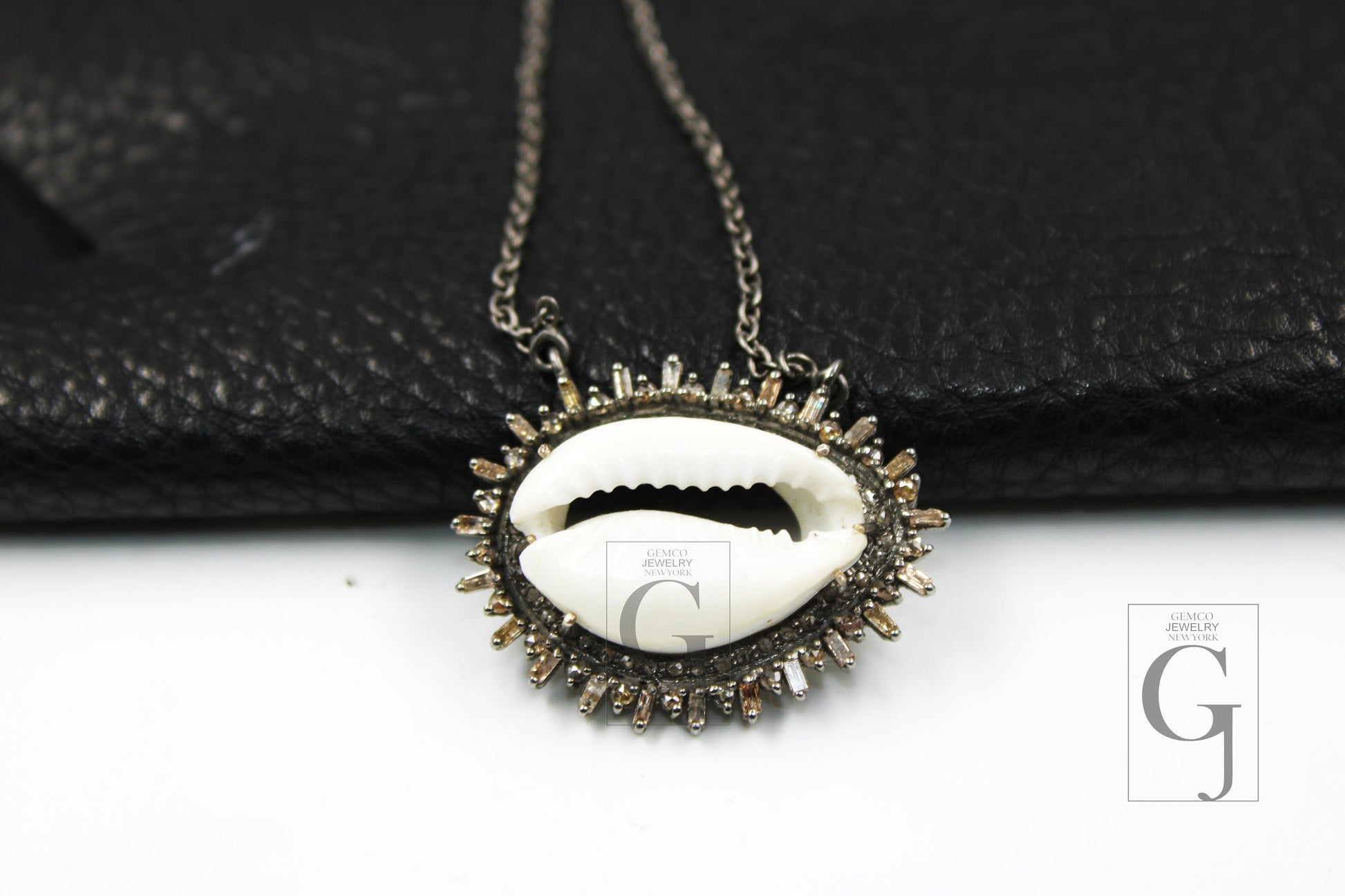 Very Beautiful Designer Cowrie Shell Rosecut Pave Diamond Pendant 925 Sterling Silver Handmade Finish Diamond Charms Necklace Pendant