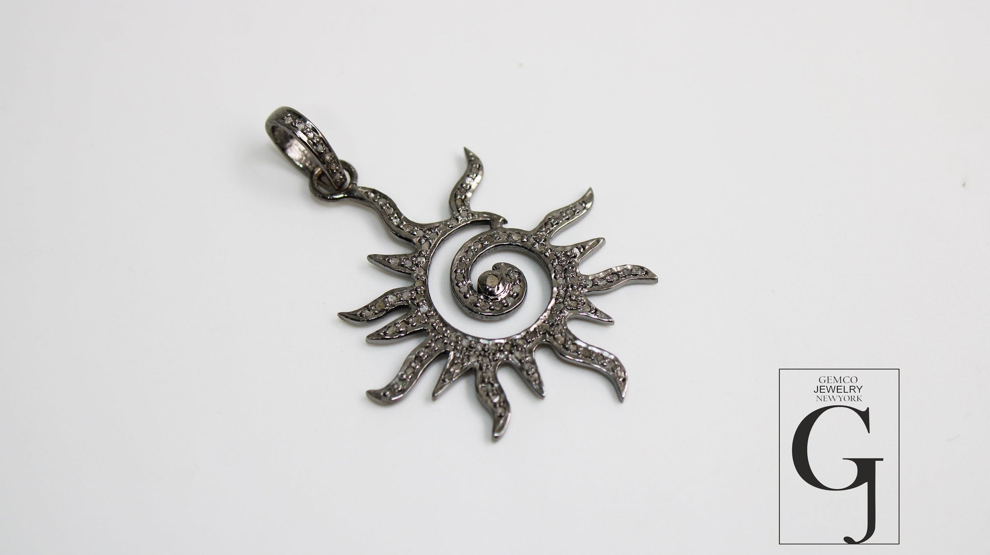 Antique Design Sun Pendant Good Quality Rosecut Pave Diamond Pendant 925 Sterling Silver Handmade Finish Diamond Charms Necklace Pendant