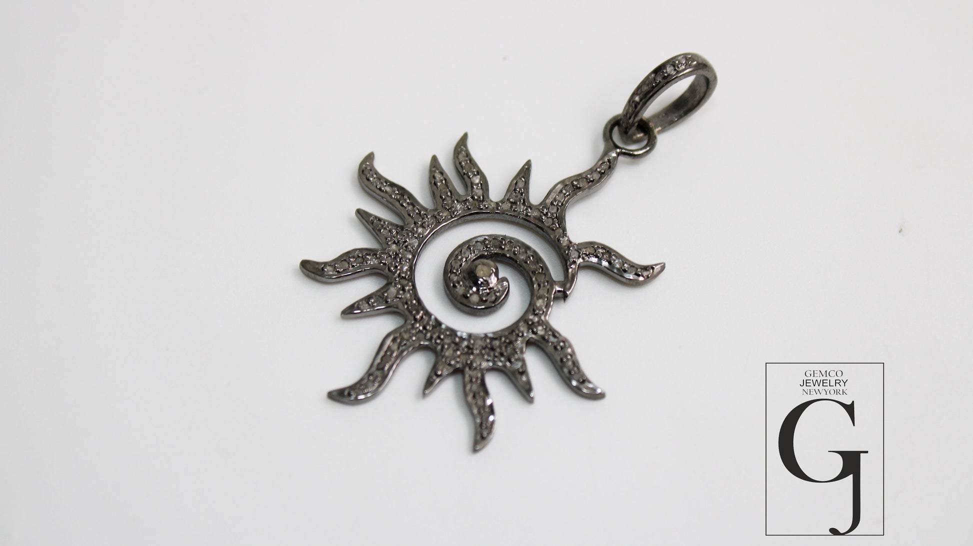 Antique Design Sun Pendant Good Quality Rosecut Pave Diamond Pendant 925 Sterling Silver Handmade Finish Diamond Charms Necklace Pendant