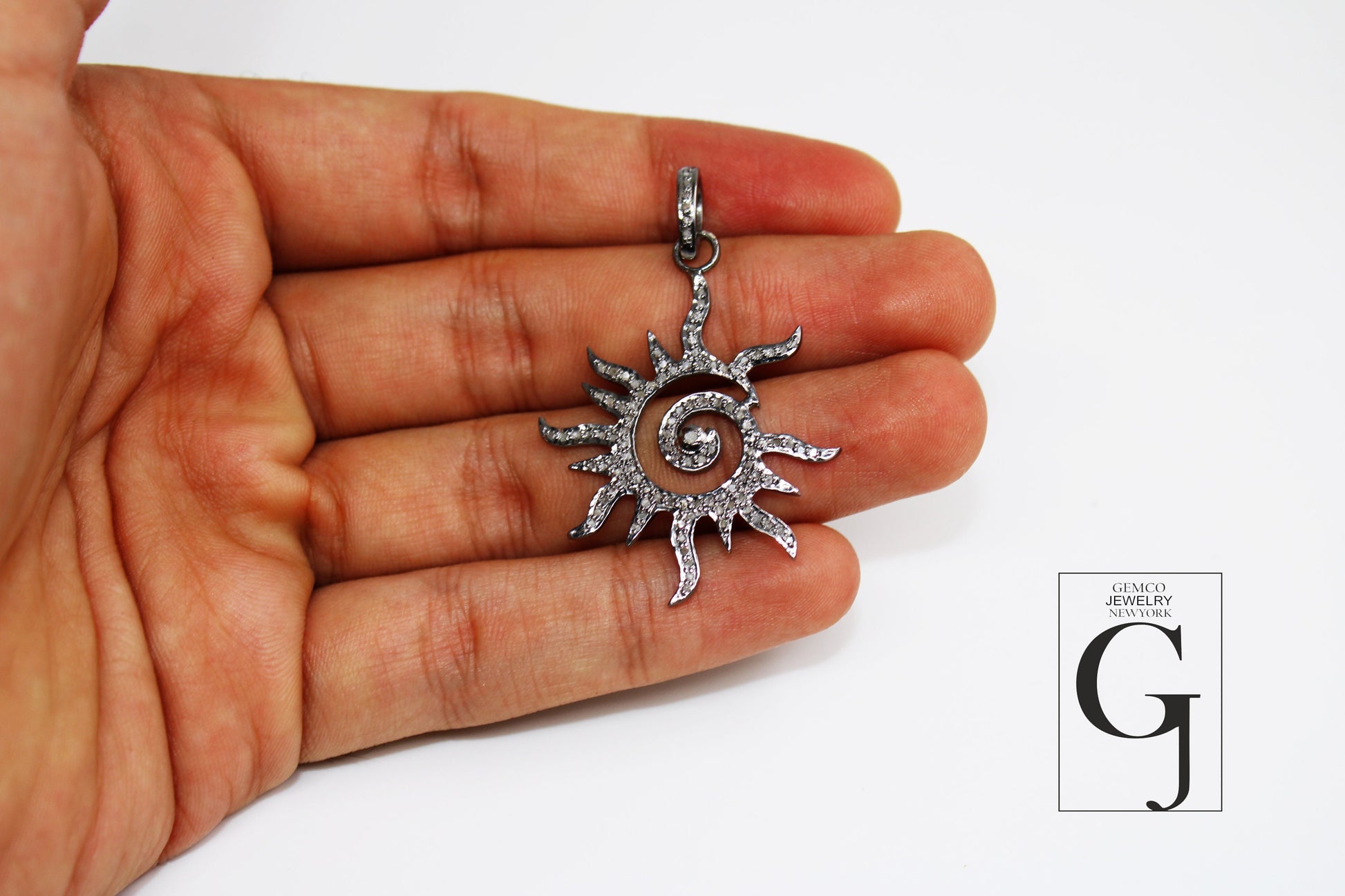 Antique Design Sun Pendant Good Quality Rosecut Pave Diamond Pendant 925 Sterling Silver Handmade Finish Diamond Charms Necklace Pendant