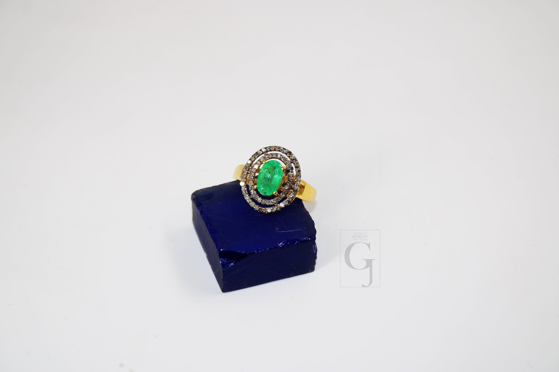 Fashionable 18k gold designer natural emerald ring Rosecut pave diamond ring 925 sterling silver handmade silver finish diamond ring jewelry