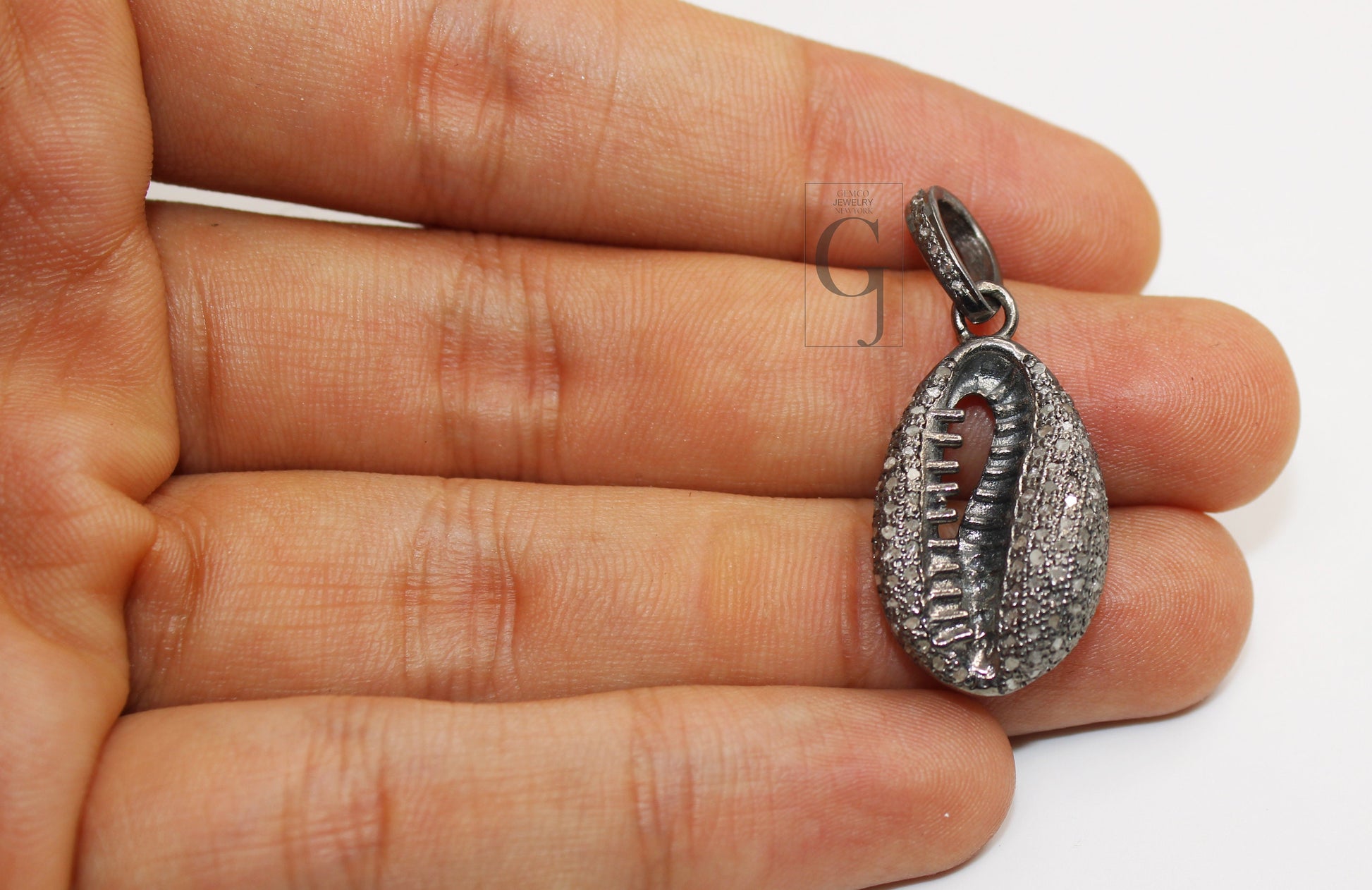 Very beautiful cowrie pendant designer Rosecut pave diamond pendant 925 sterling silver handmade finish diamond charms necklace pendant