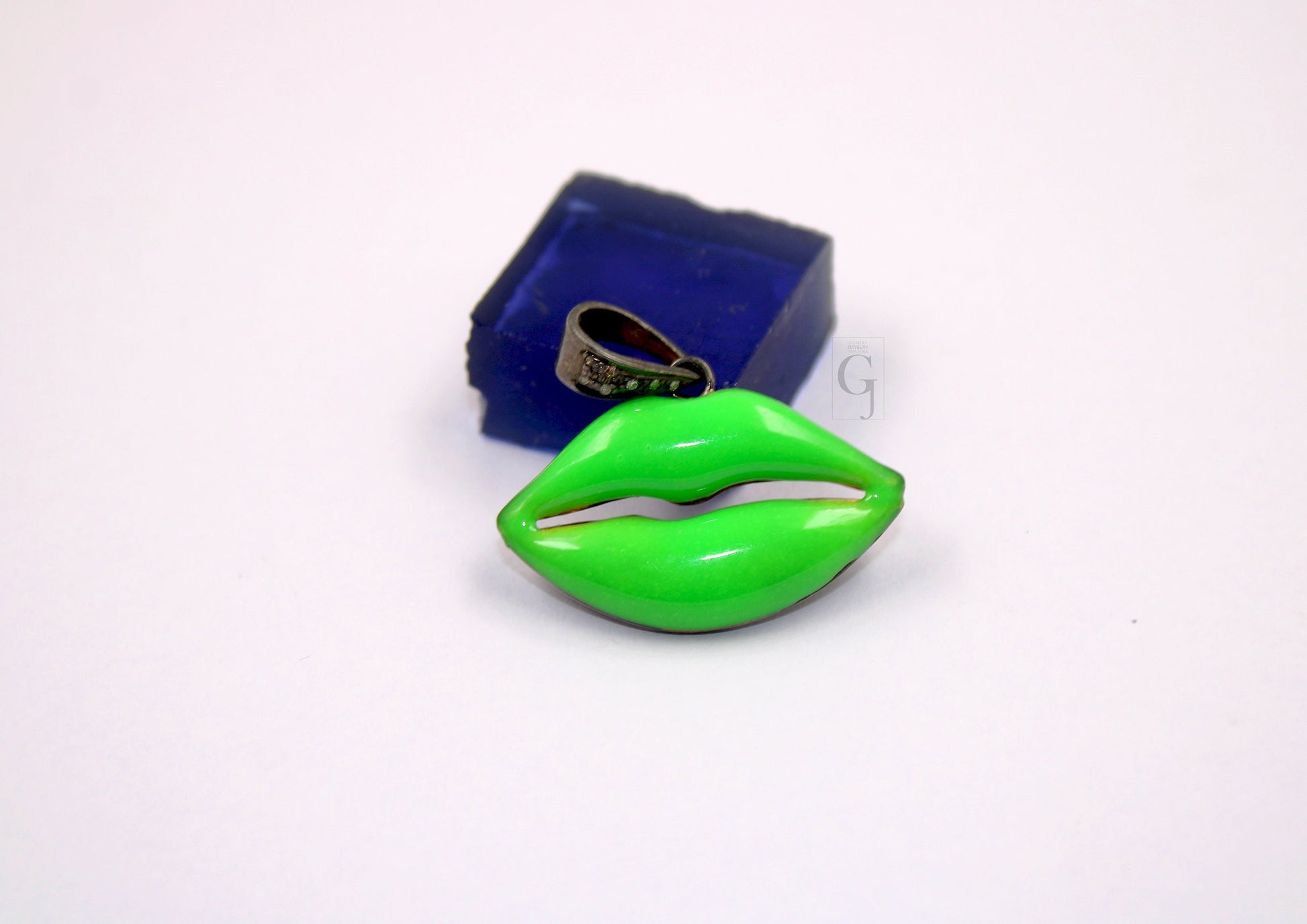 Very beautiful enamel lips pendant Rosecut pave diamond pendant 925 sterling silver handmade finish diamond charms necklace pendant