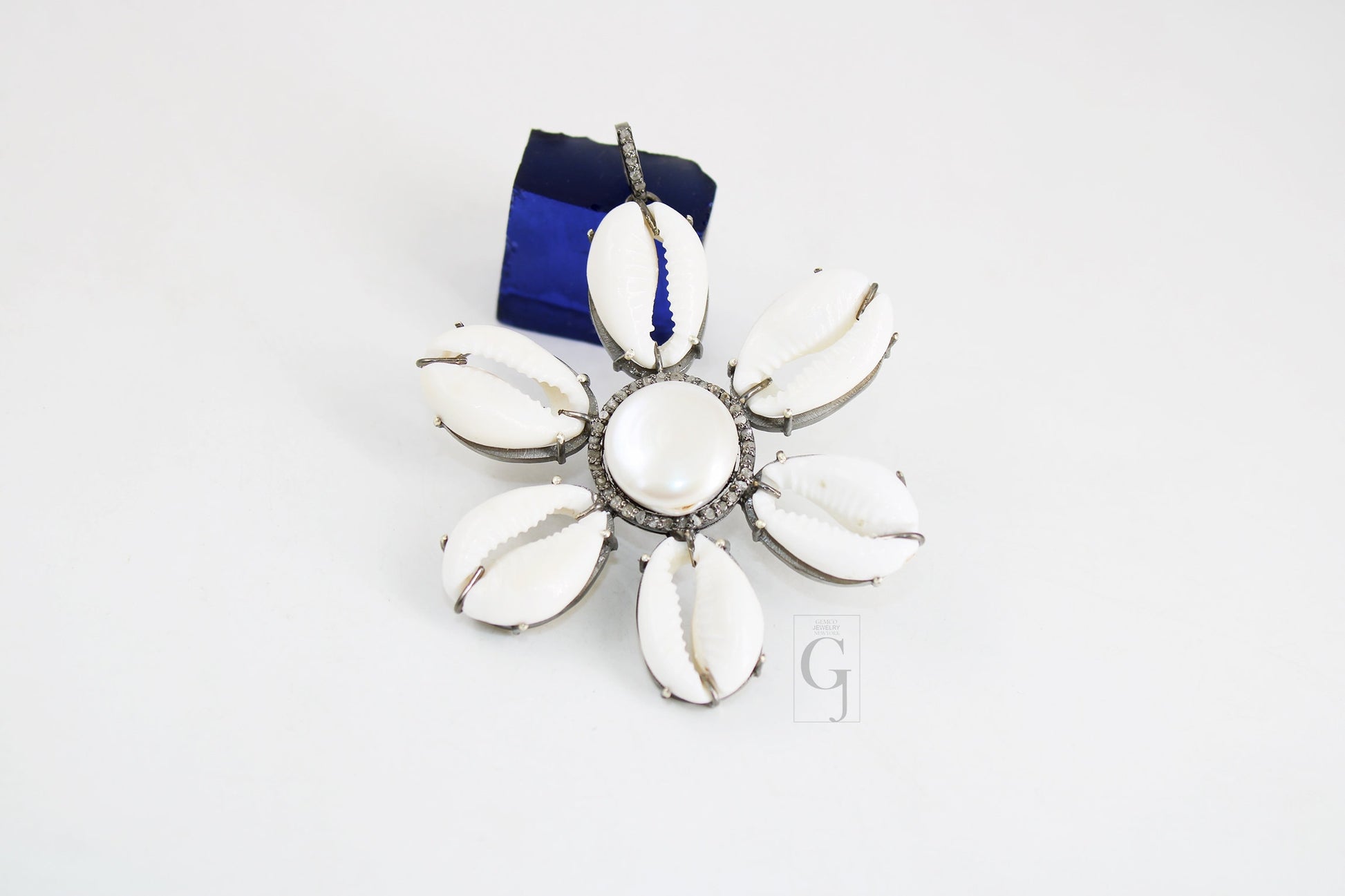 Beautiful Flower Designer Cowrie Pearl Pendant Diamond Rosecut Pave Diamond Pendant 925 Sterling Silver Handmade Diamond Necklace Pendant