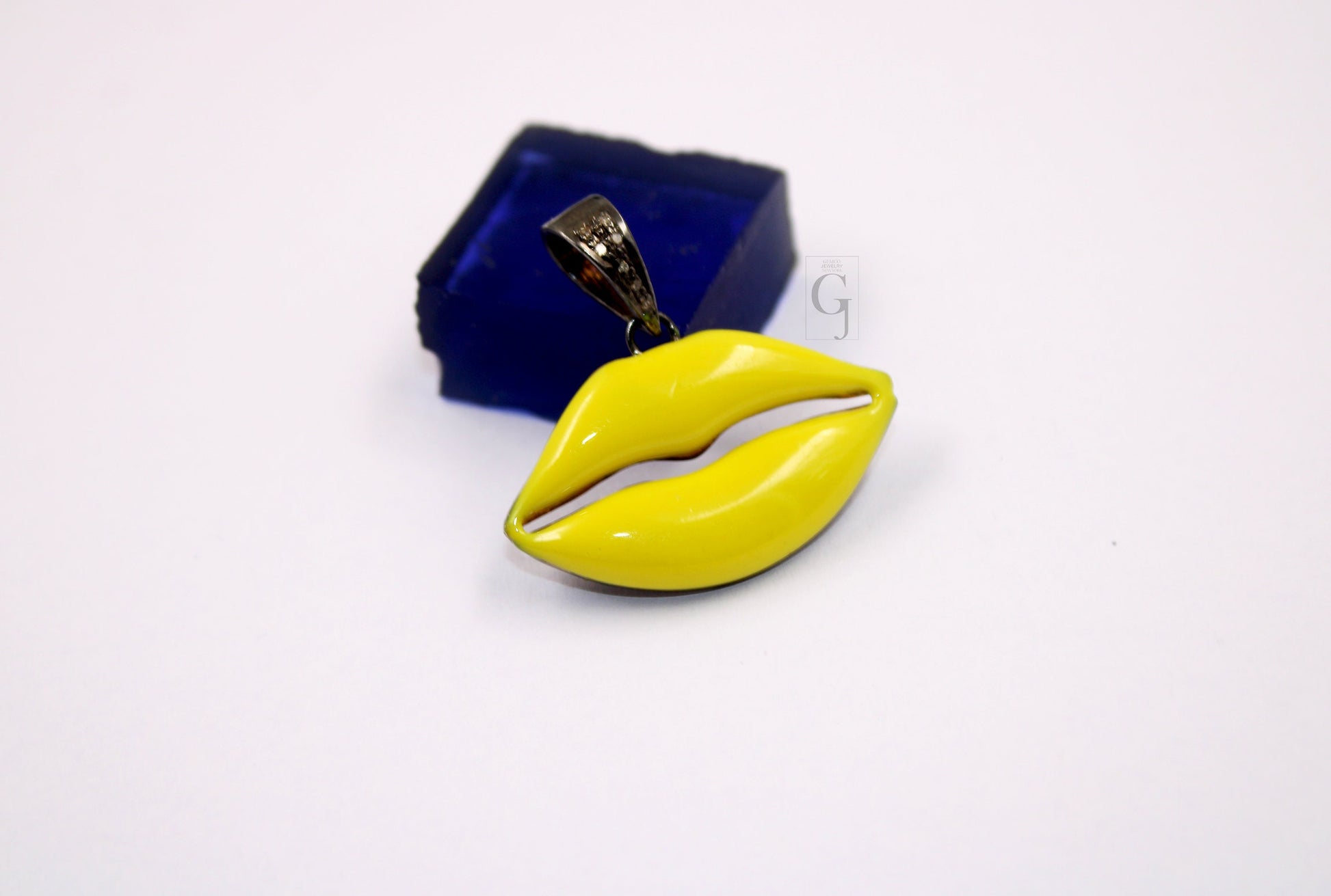 Very beautiful enamel lips pendant Rosecut pave diamond pendant 925 sterling silver handmade finish diamond charms necklace pendant