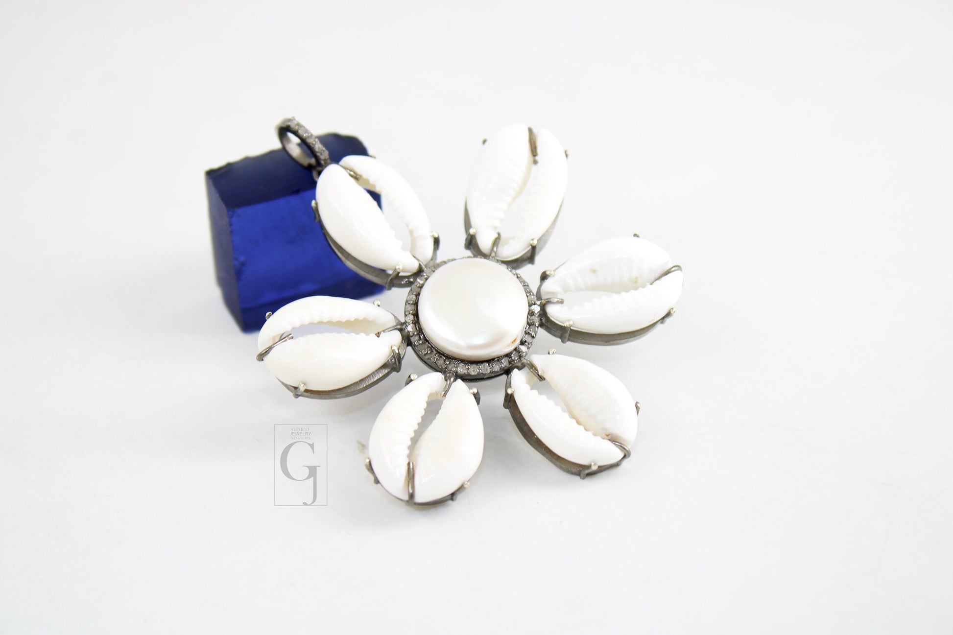 Beautiful Flower Designer Cowrie Pearl Pendant Diamond Rosecut Pave Diamond Pendant 925 Sterling Silver Handmade Diamond Necklace Pendant