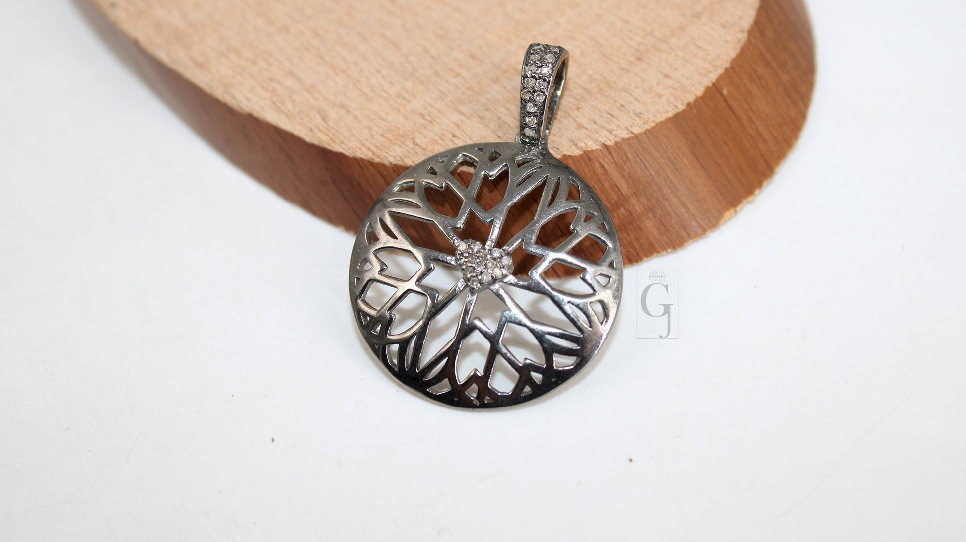 Very Beautiful designed centered heart pendant circle Pave diamond rosecut pendant 925 sterling silver finish handmade diamond pendant