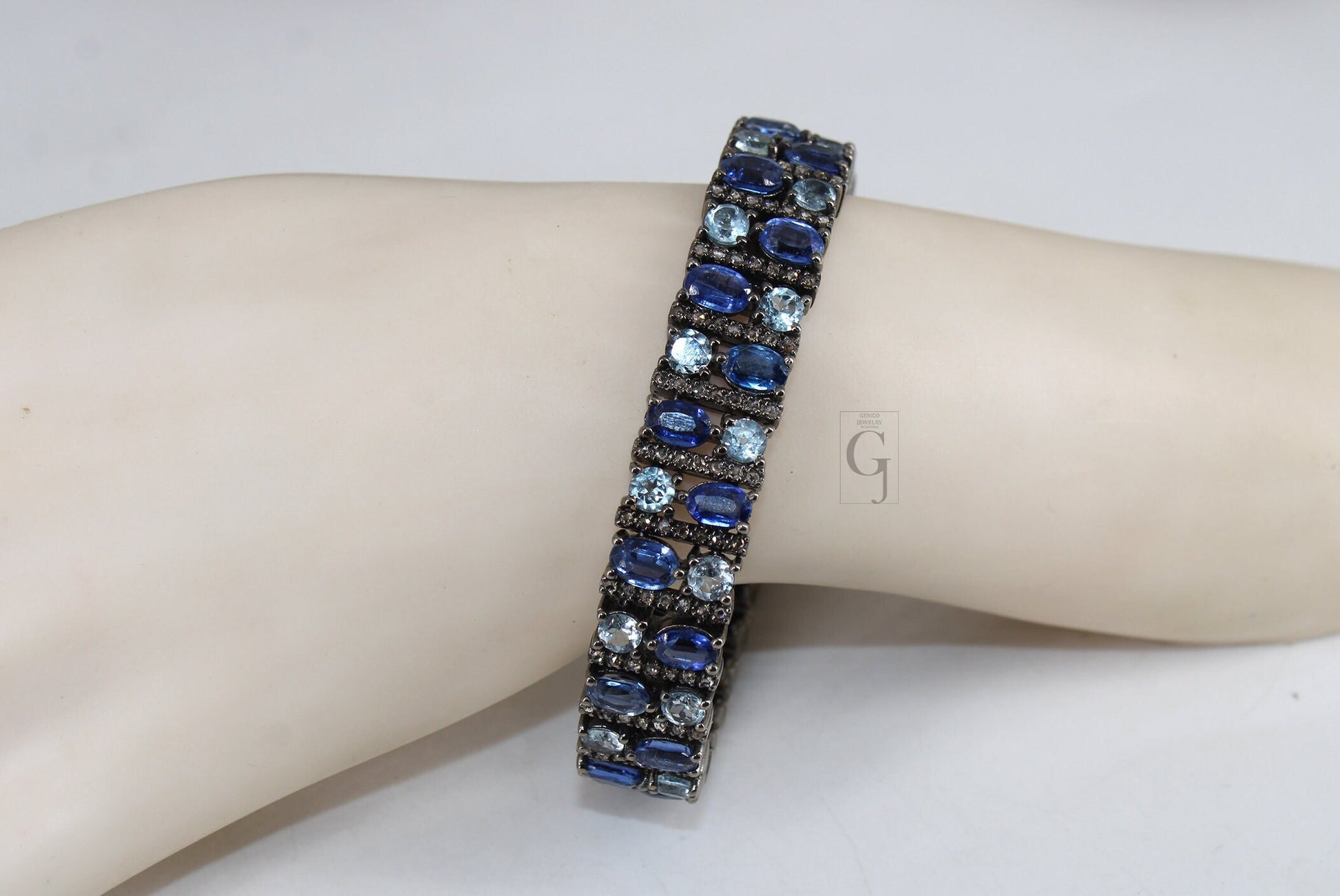 Antique Look Kyanite Bluetopaz Bracelet Jewelry Rosecut Pave Diamond Bracelet 925 Sterling Silver Handmade Finish Diamond Bangle Bracelet