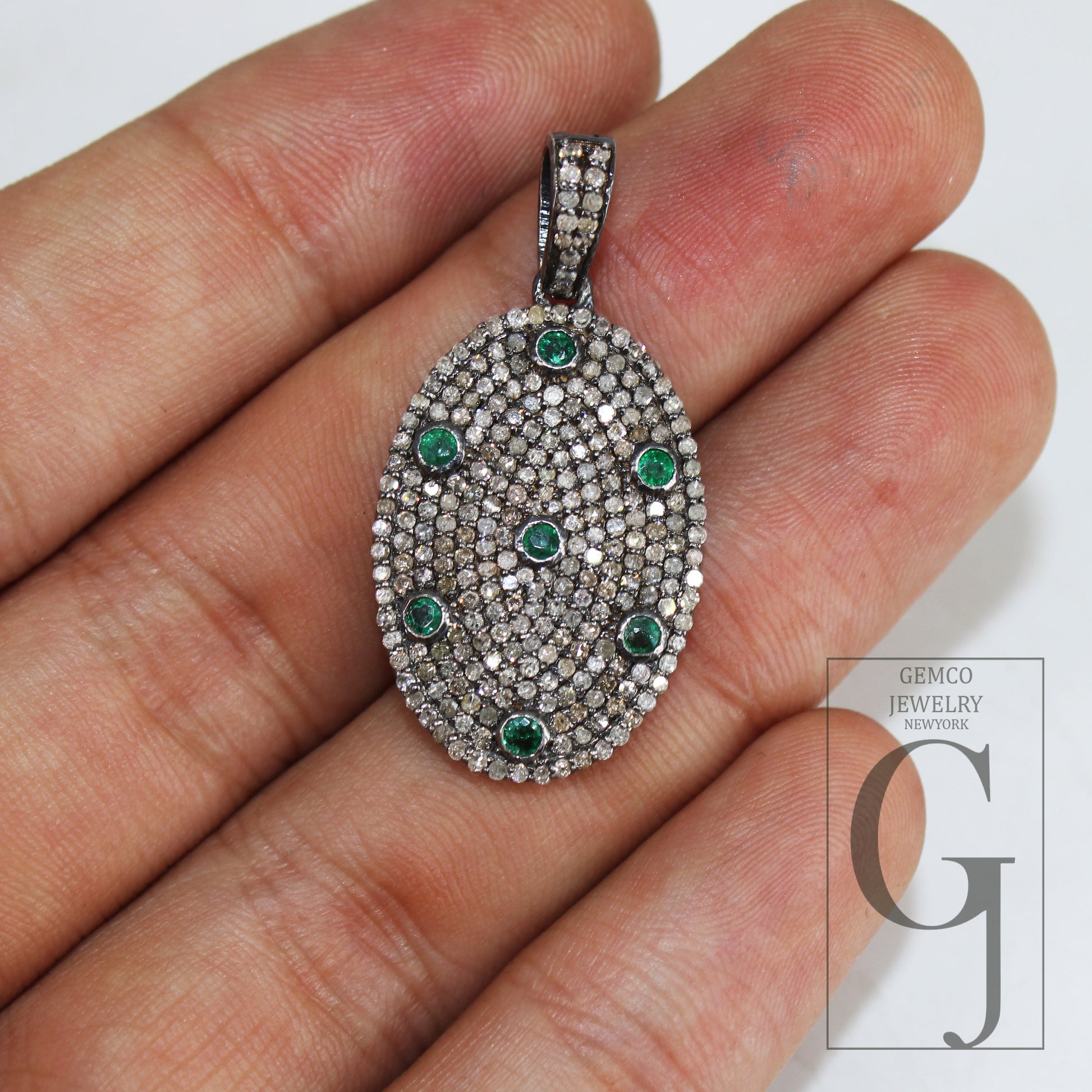 Beautiful Emerald Oval Designer Brilliant Cut Pave Diamond Pendant 925 Sterling Silver Handmade Finish Diamond Charms Necklace Pendant