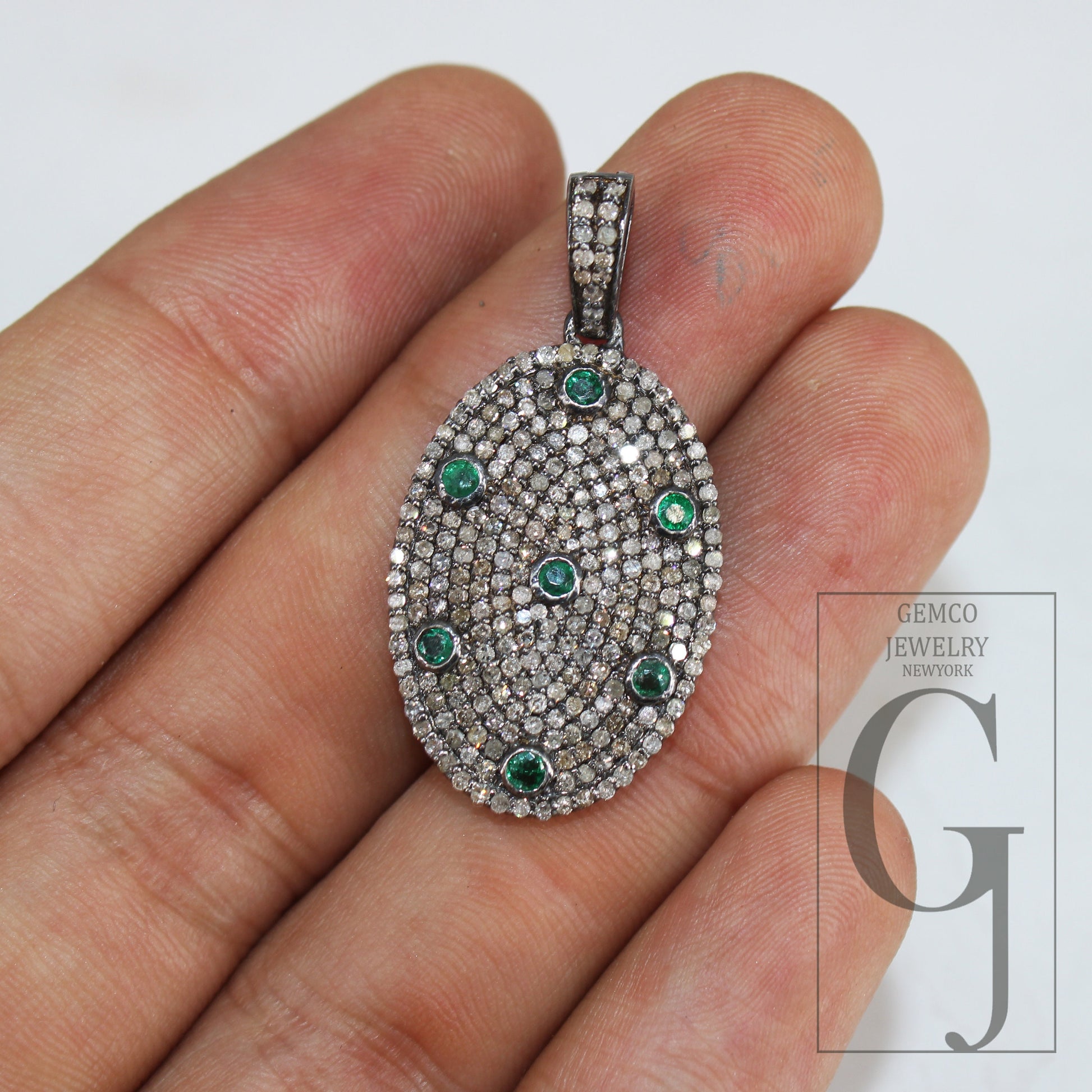 Beautiful Emerald Oval Designer Brilliant Cut Pave Diamond Pendant 925 Sterling Silver Handmade Finish Diamond Charms Necklace Pendant