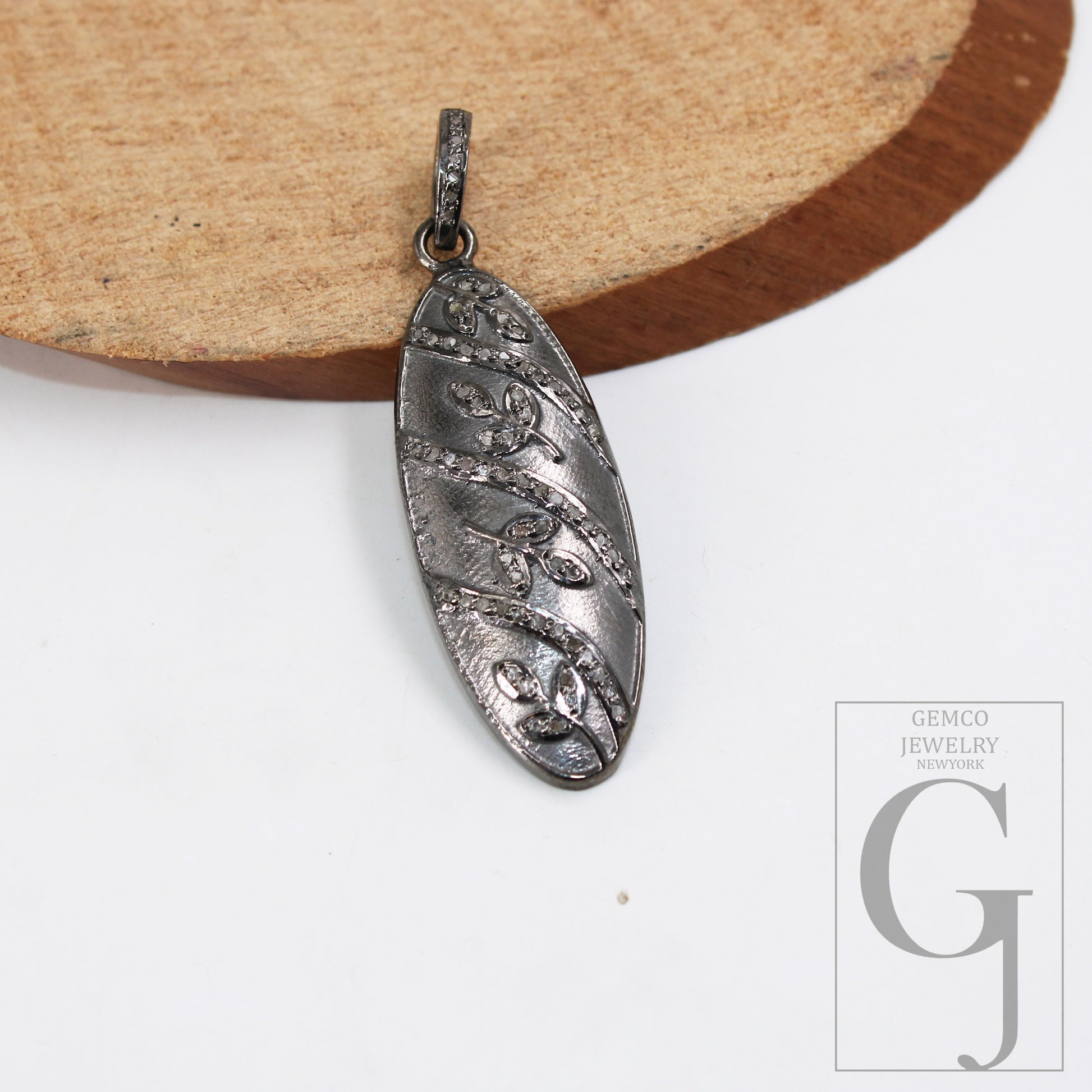 Beautiful Oval Designer Flower Pendant Rosecut Pave Diamond Pendant 925 Sterling Silver Handmade Finish Diamond Jewelry Necklace Pendant