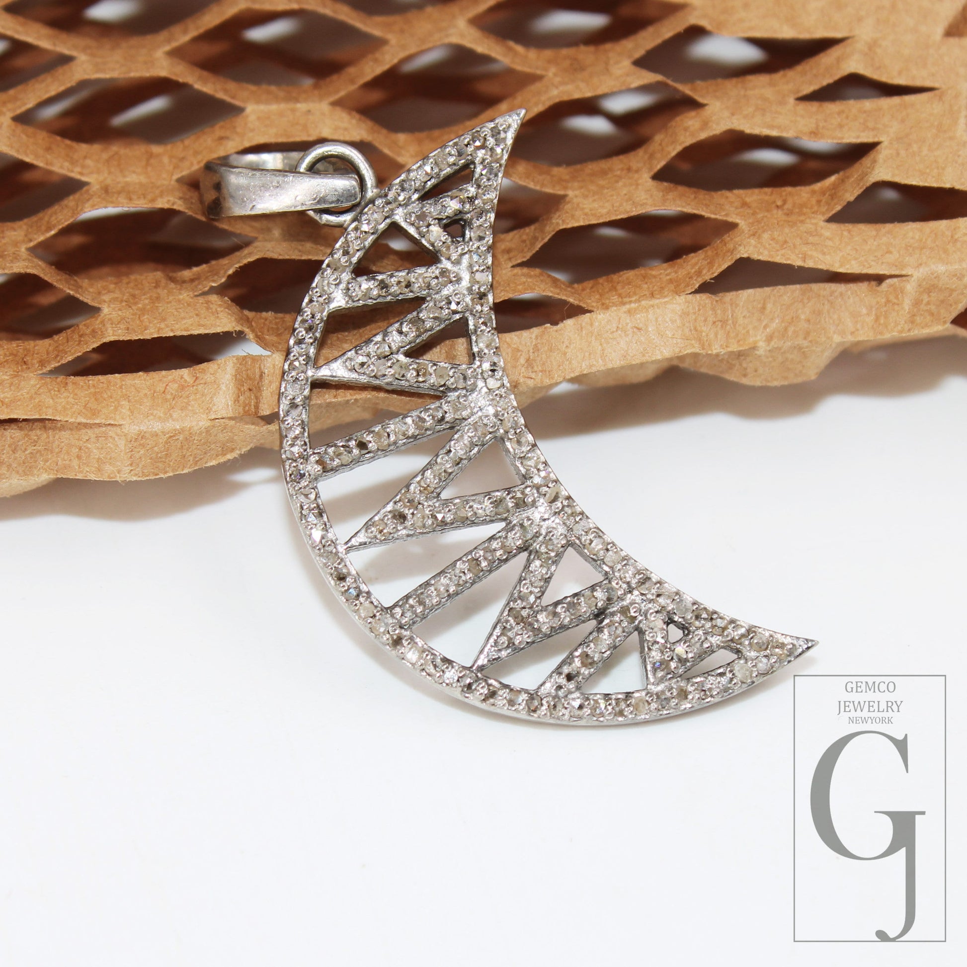 1pc Crescent Moon Pendant Designer Rosecut Pave Diamond Pendant Sterling 925 Silver Handmade Finish Diamond Charms Necklace Pendant