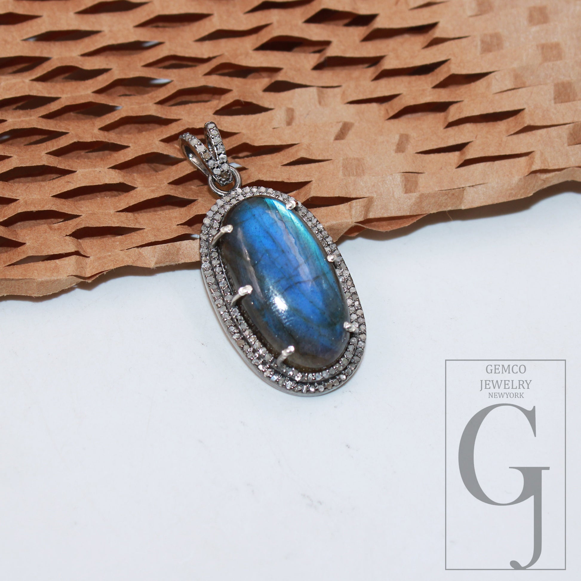 1pc Beautiful designer labradorite pendant Rosecut pave diamond pendant 925 sterling silver handmade finish diamond charms necklace pendant