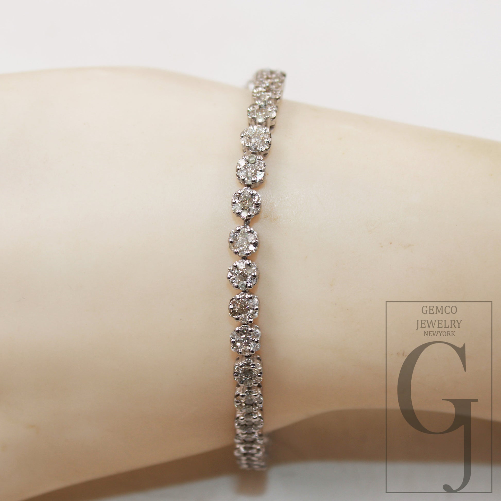 Beautiful designer tennis bracelet handmade 925 sterling silver gold bangle jewelry pave diamond brilliant cut white color diamond jewelry