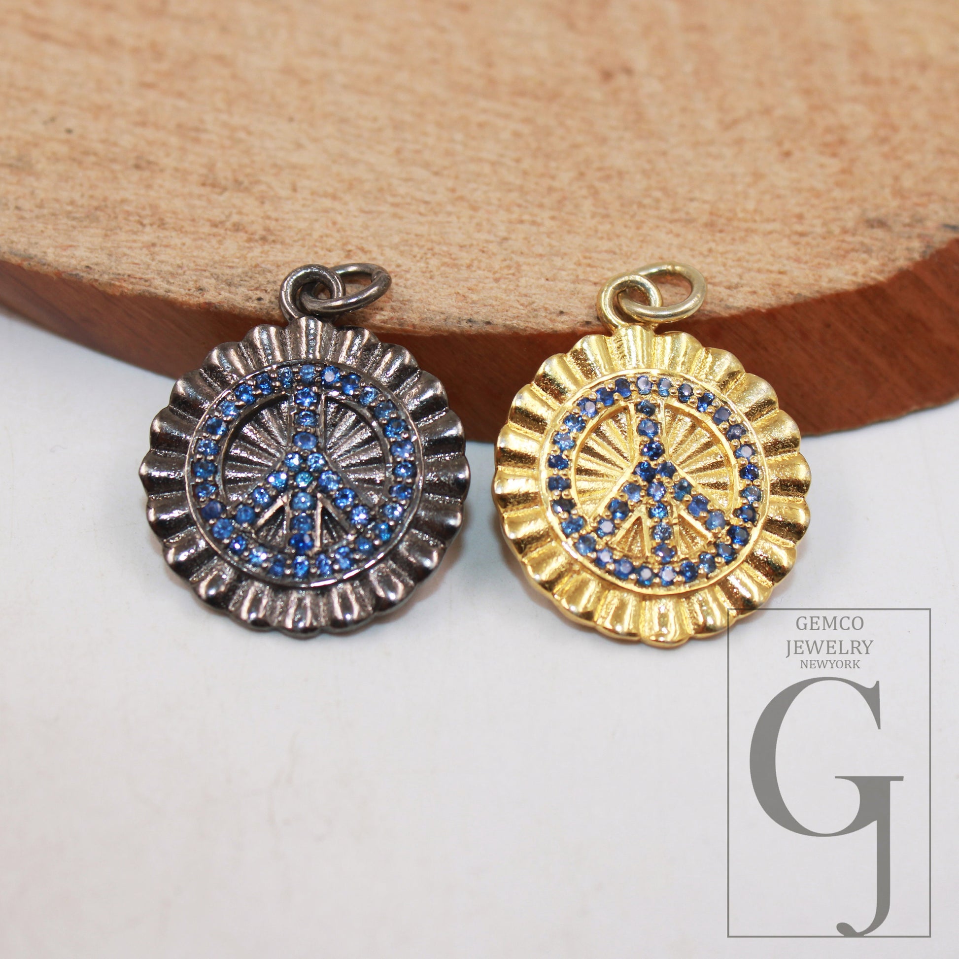 1pc 14k gold finish coin peace design pendant Rosecut pave sapphire pendant 925 sterling silver handmade finish sapphire pendants jewelry