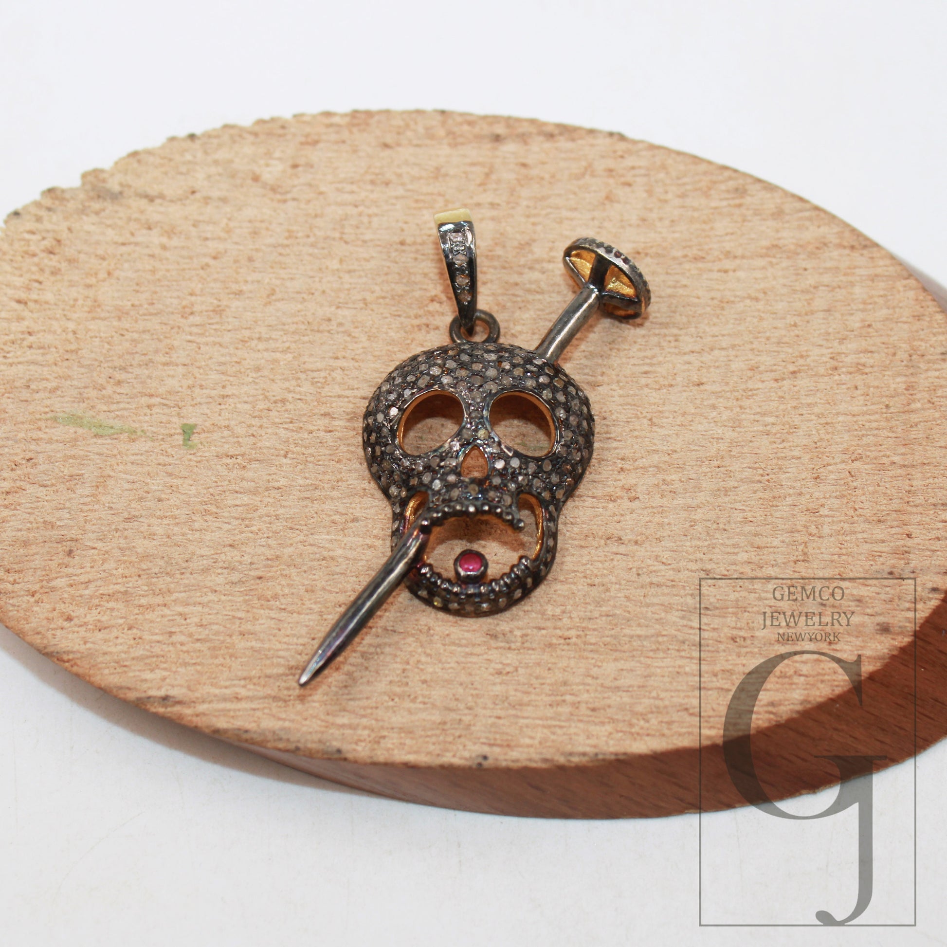 1pc Skull Nail Ruby Pendant Design Rosecut Pave Diamond Pendant 925 Sterling Silver Handmade Finish Diamond Pendant Jewelry
