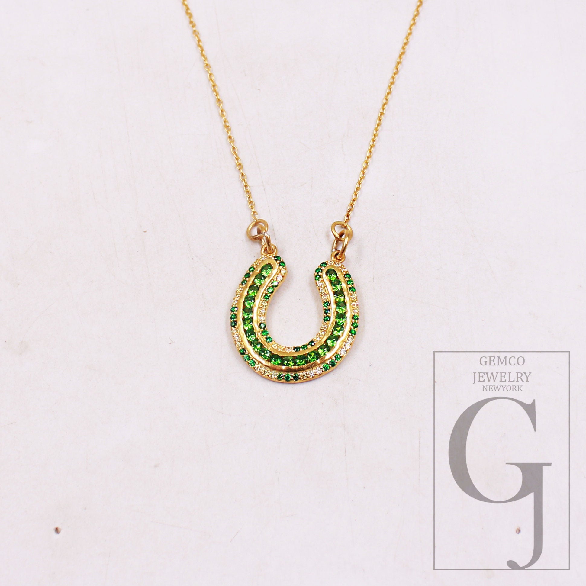 1pc Horseshoe pendant Rosecut pave pendant 925 sterling silver handmade finish jewelry pendant emerald green color stone lucky necklace